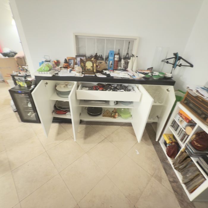 Buffet com 4 portas e i gaveta