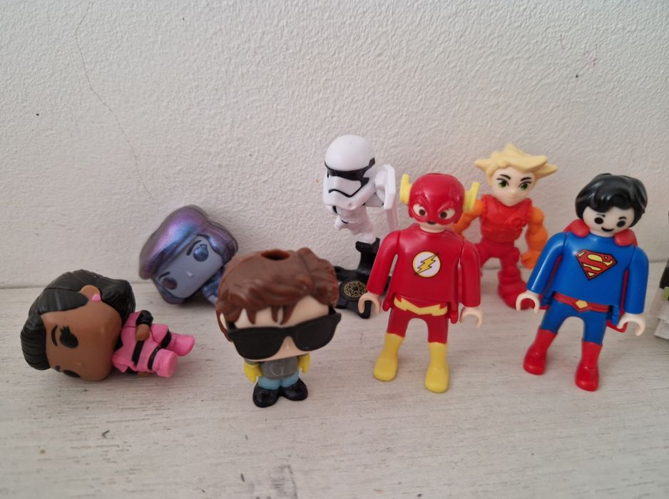 Kinder Joy Minecraft Дивні дива Playmobil Star wars