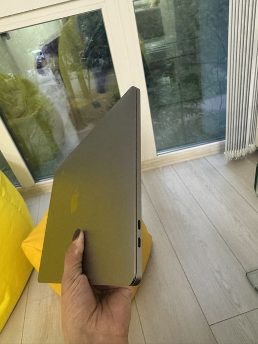 Macbook Pro 13 256gb, 2020г