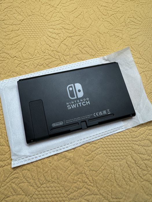 Nintendo Switch Nova (completa, com fatura e garantia de 3 anos)