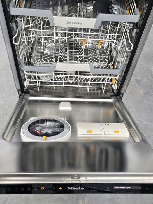 Сенсорна посудомийна машина Miele G 7365 SCVi XXL AutoDos– Стан Ідеал