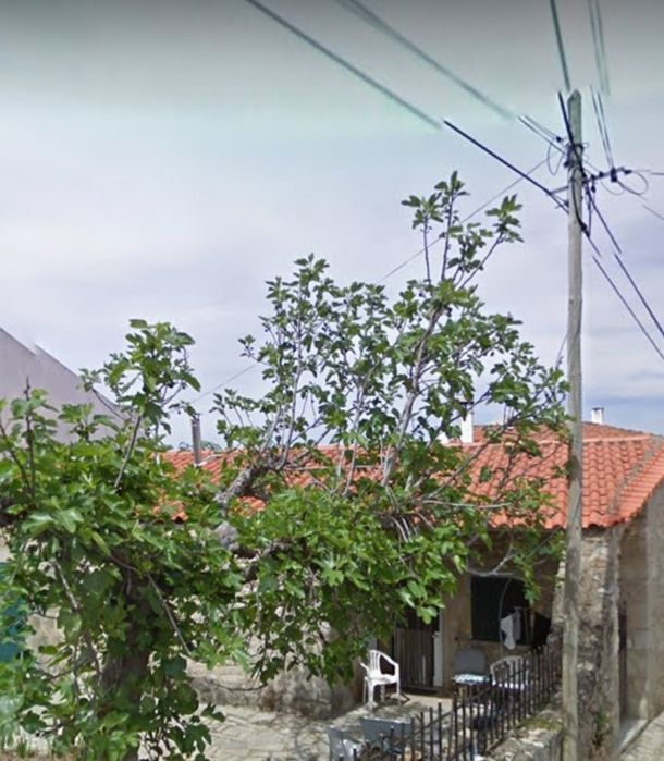 Casa em PEDRA,  habitável, a 3h da cidade Do Fundão