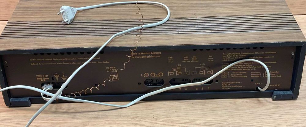 Radio antigo para decoração, não funciona