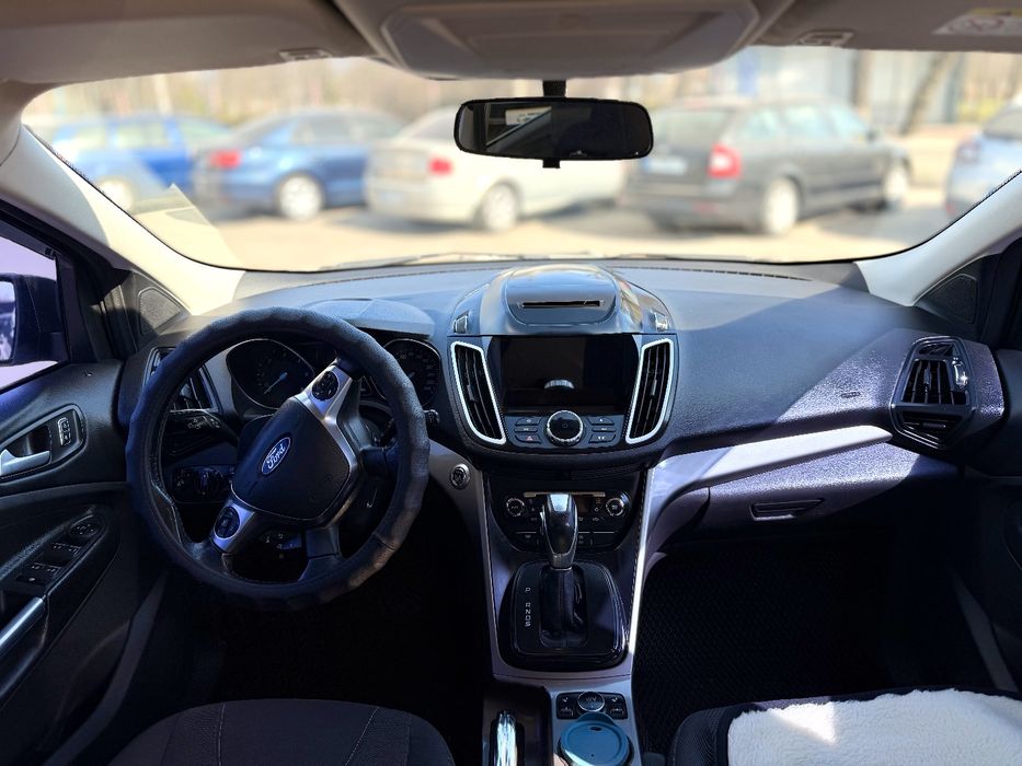 Форд куга 2015 рік