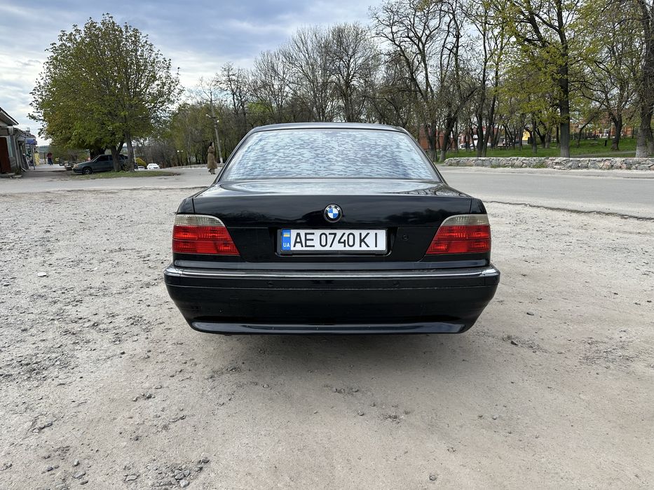 Продам БМВ 740 авто в ідеальному стани
