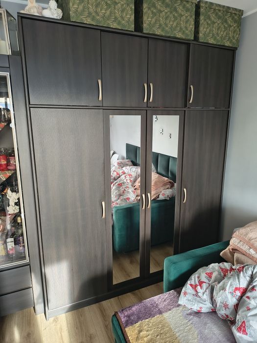 Szafa duża z lustrem