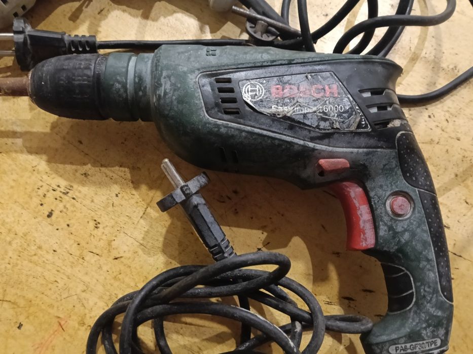 2  Furadeira electrica 20€ cada um