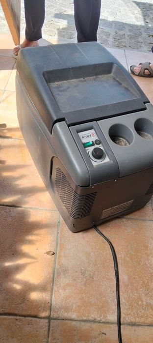 Frigorífico portátil 12/24 Volts marca INDEL B