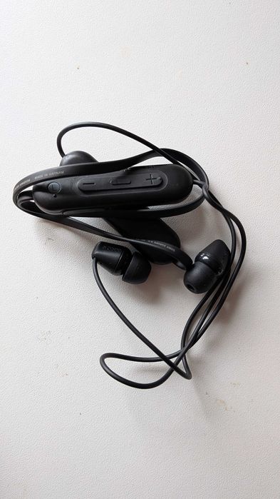 Sony Auriculares Bluetooth WI-C100 - NOVO