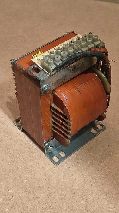 Transformator 660 VA odczepy na napięcia 0 - 20 - 220 - 400 - 440V