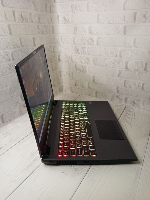 Геймерський ноутбук PowerSpec 1530 i7-10875H RTX 2070 Super 8Gb 240Hz