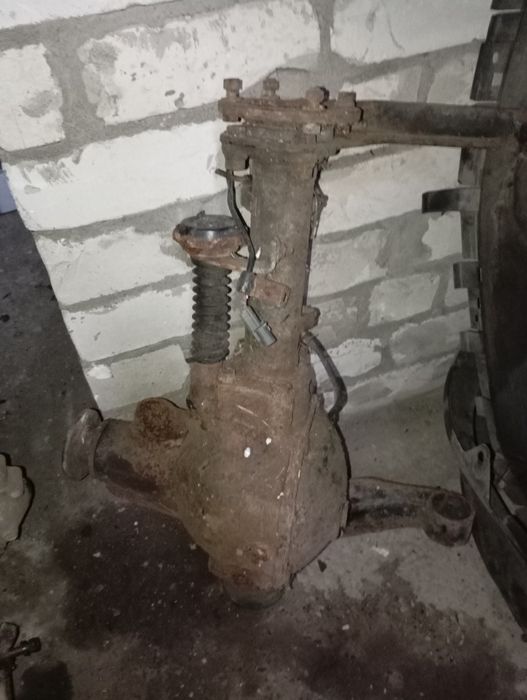 Передній міст Mitsubishi Pagero Wagon, L 200,