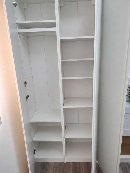 • Armário para documentos/roupa IKEA