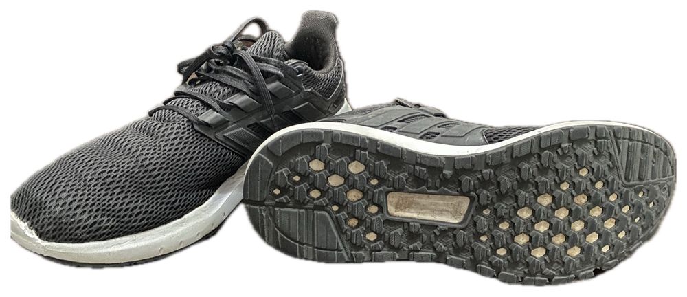 Продам оригінальні кросівки Adidas