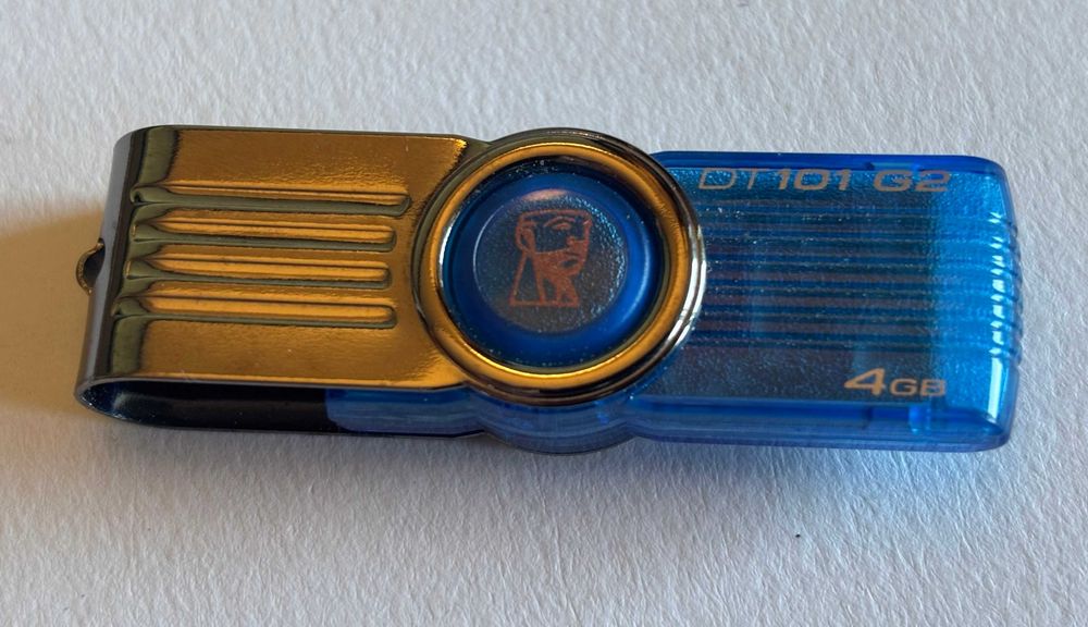Pen Drive USB Kingston DT101 G2 4 GB Giratória