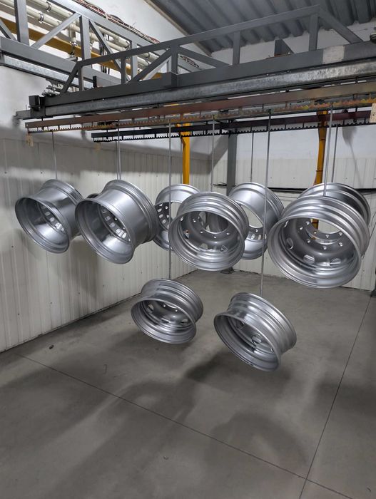 Obróbka i malowanie proszkowe felg TIR