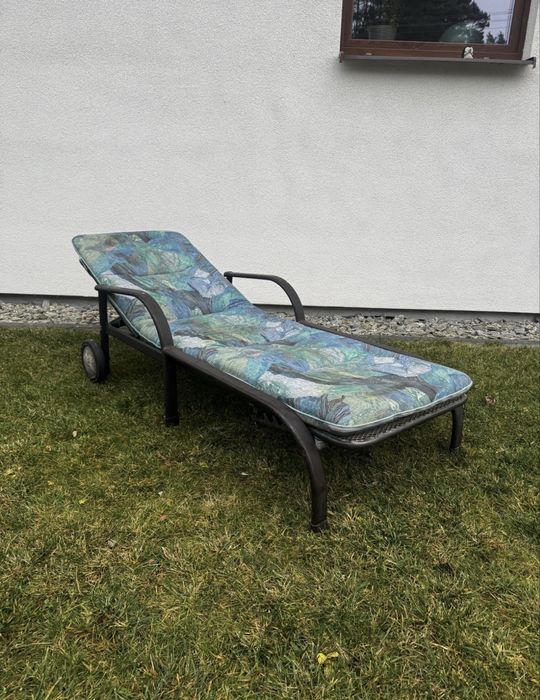Leżak ogrodowy z regulacją