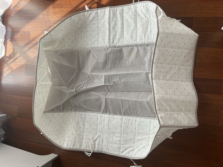 Ochraniacz do łózeczka Ikea w szare kropki