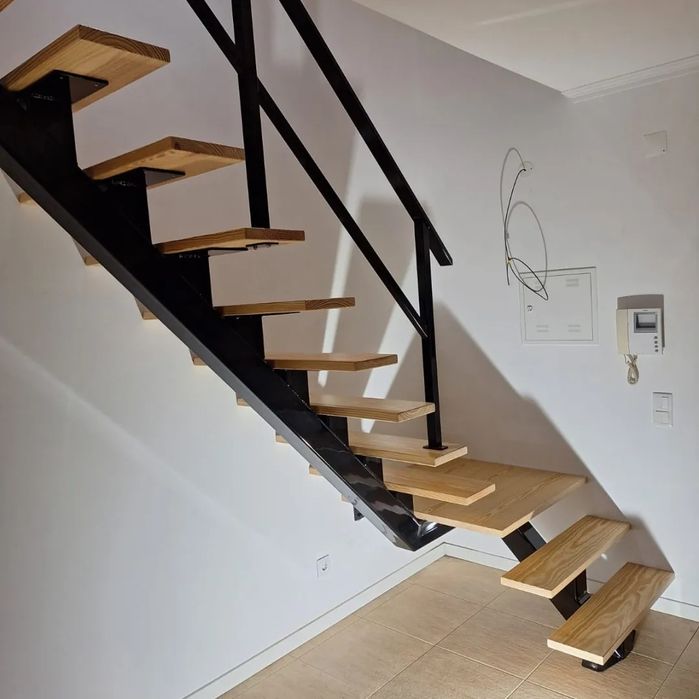Fabrico de escadas em metal e madeira personalizadas para cada espaço