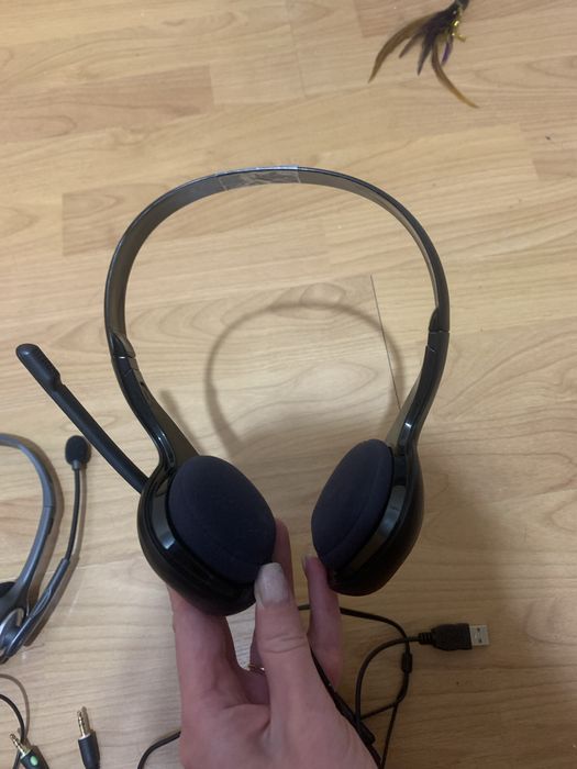 Наушники Plantronics