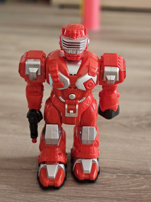 Робот зі звуком, рухами