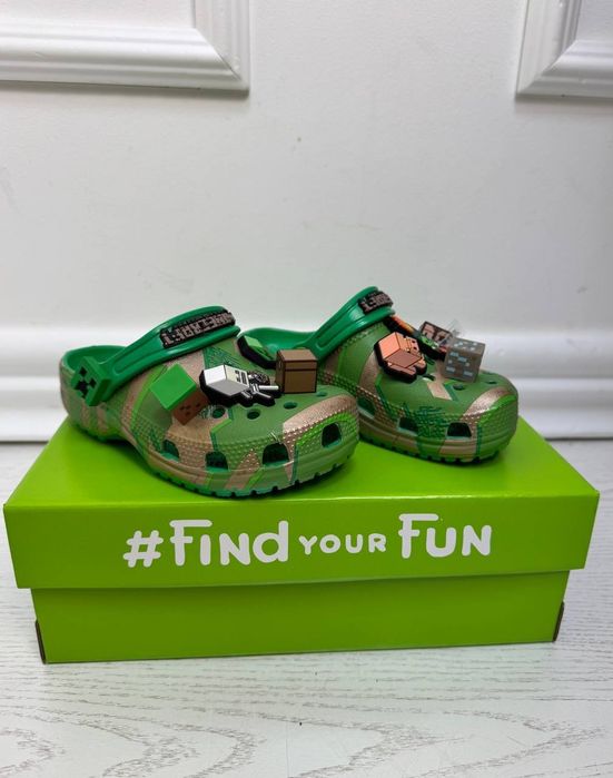 Новорічний подарунок під ялинку Крокси Kids' Minecraft Elevated Clog