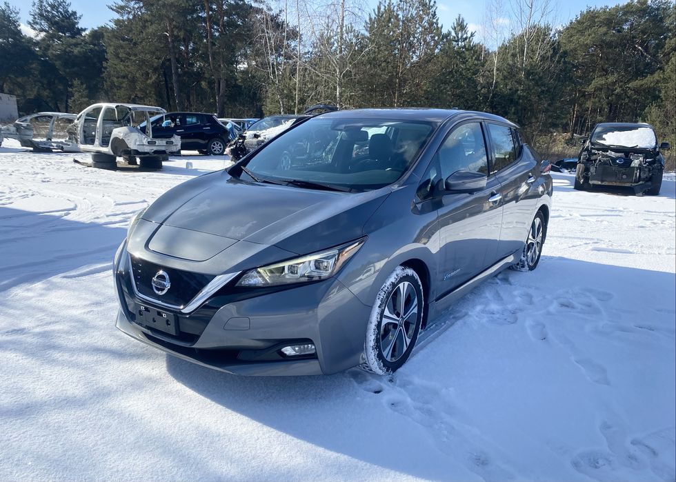 Розборка Nissan Leaf ze1 Нисан Лиф шрот запчасти бампер фара капот ліф