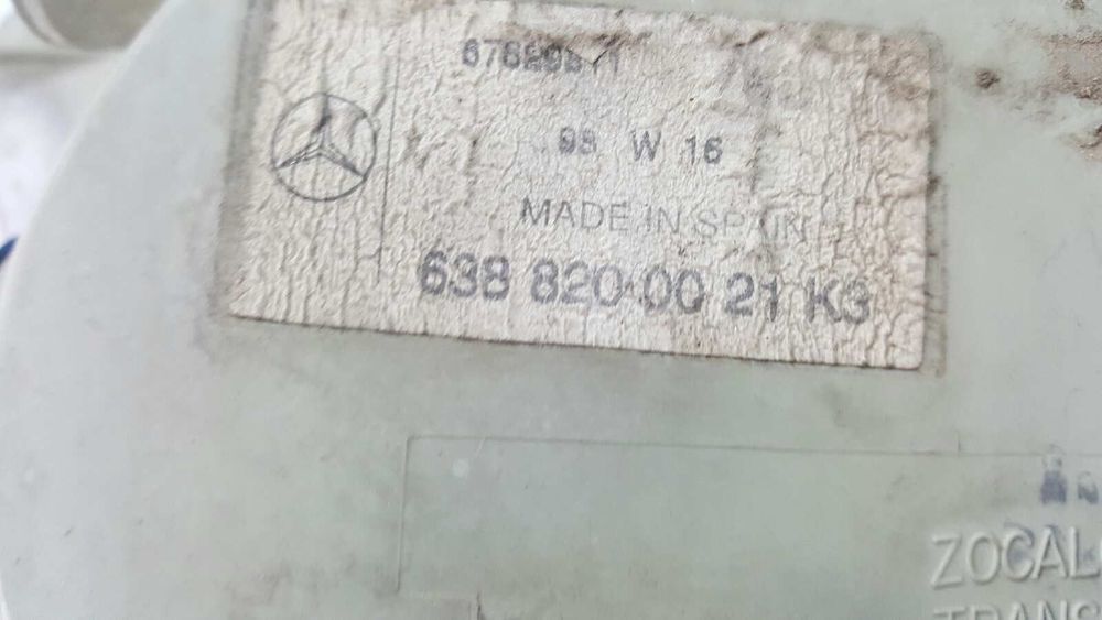 FAROLIM FRENTE ESQUERDO MERCEDES VITO (W638) CAJA CERRADA 110 D        (638.074)