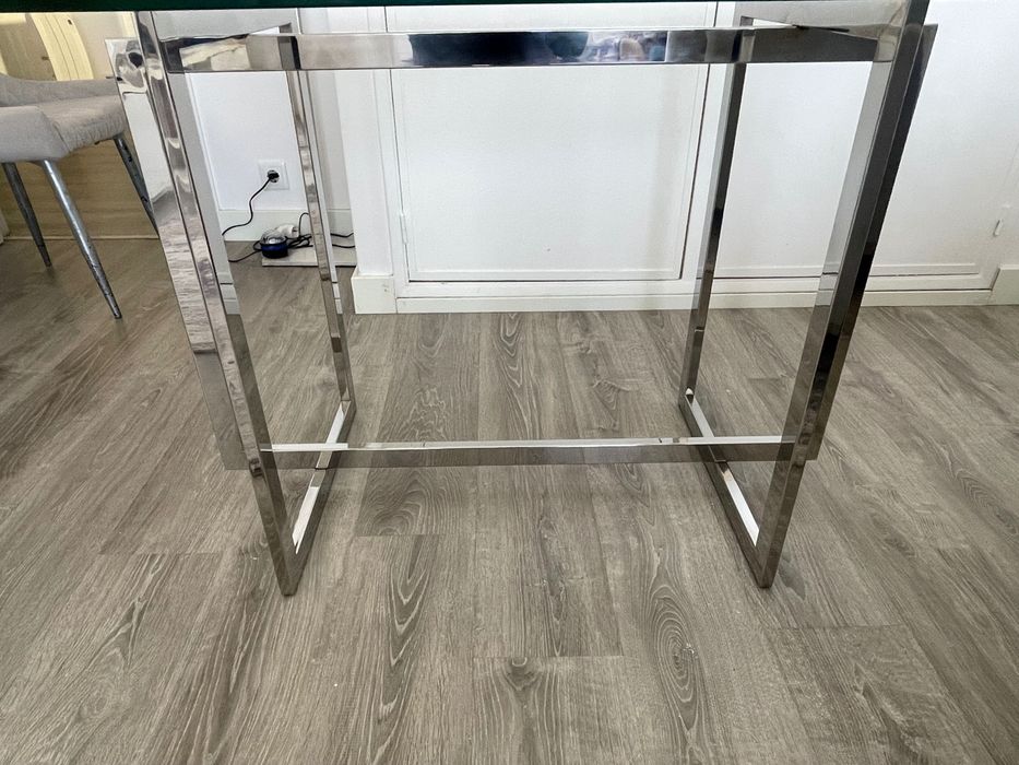 Mesa de vidro elegante e moderna para sala de jantar