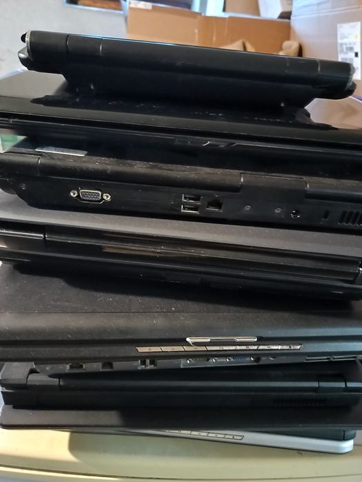 24  laptopy netbook Samsung Acer Toshiba Dell HP