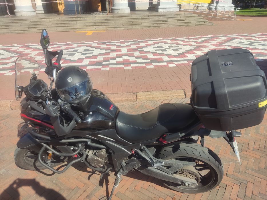 мотоцикл VIG 300 DS