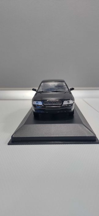 Audi A4 B5 (Typ 8D) Minichamps 1:43