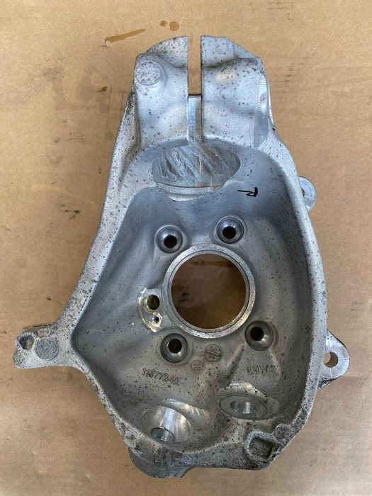 Цапфа (поворотний кулак) BMW X3 G01