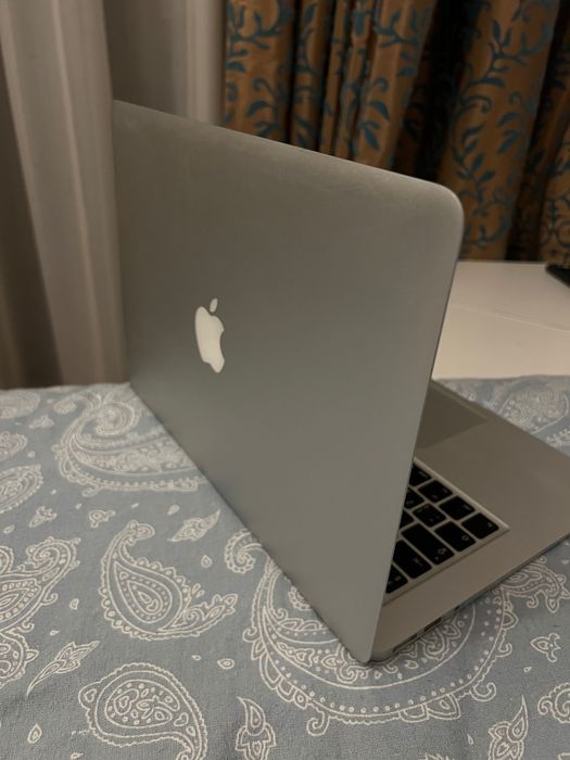 MacBook Air (13-inch, 2017)