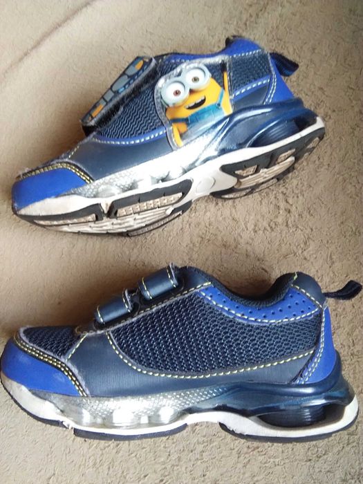 Adidasy dla chłopca r. 26 niebieskie Minionki