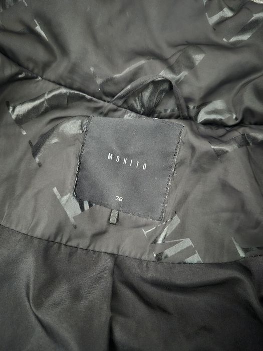 Продам куртку 36