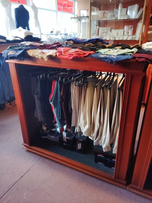 Meble sklepowe regały