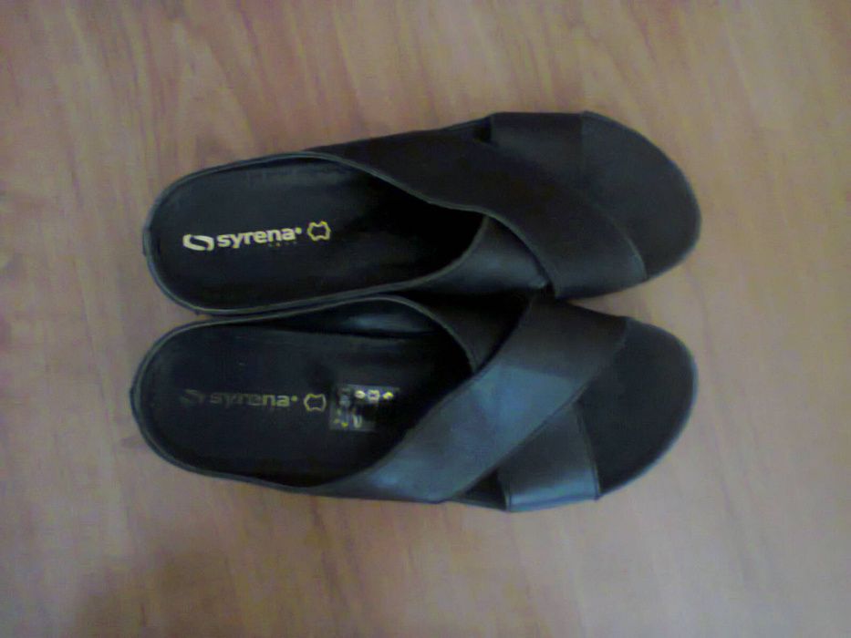 skórzane klapki-bardzo wygodne