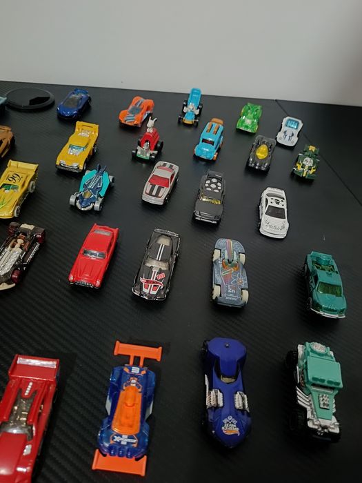 Samochodziki hot wheels