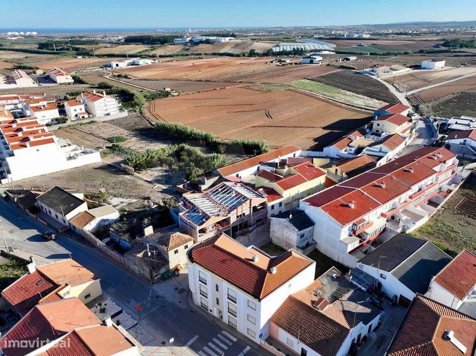 Apartamento T2 com Varanda & Parqueamento Privado, a 1 km da P...