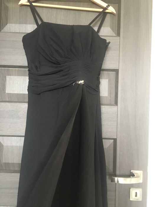 Sukienka czarna długa