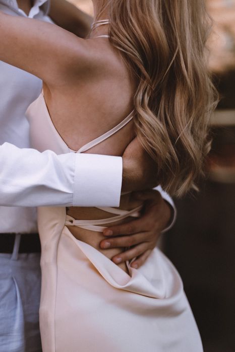 Продам сукню вечірню