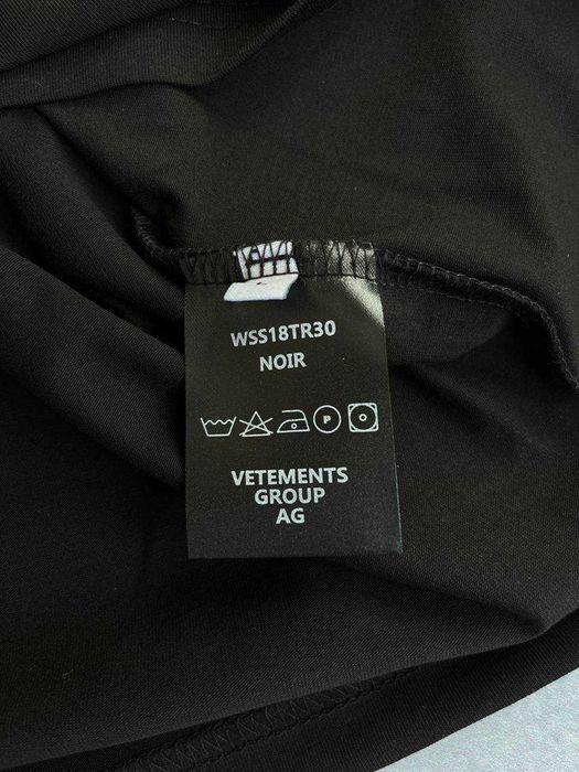 Чорна Футболка Vetements з бірками (Ветмо)