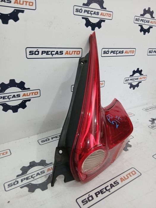 FAROLIM DIREITO PRETO NISSAN JUKE F15 1.5DCI 2010-2019 ANO: 2016