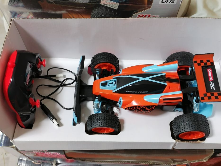 Samochód zdalnie sterowany jak nowy carrera rc