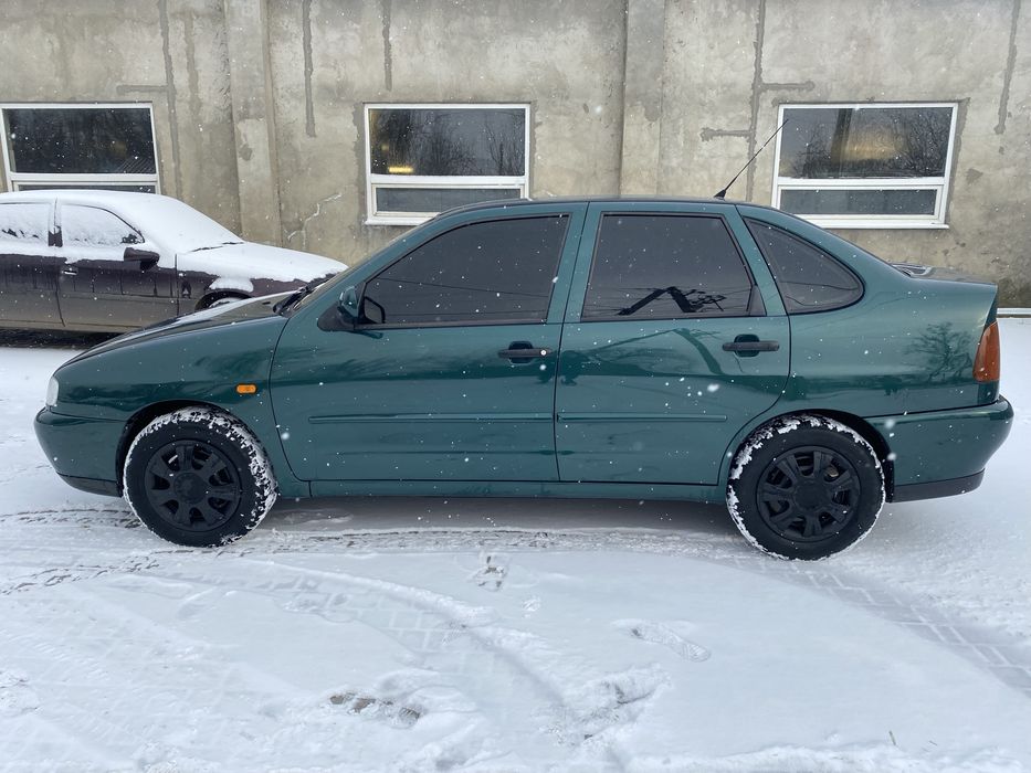 Volkswagen Polo Classic 1.4 бензин 1998 год