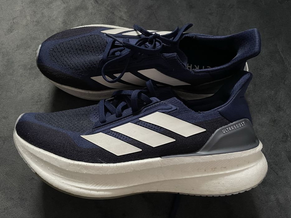 Оригінальні кросівки Adidas Ultraboost 5