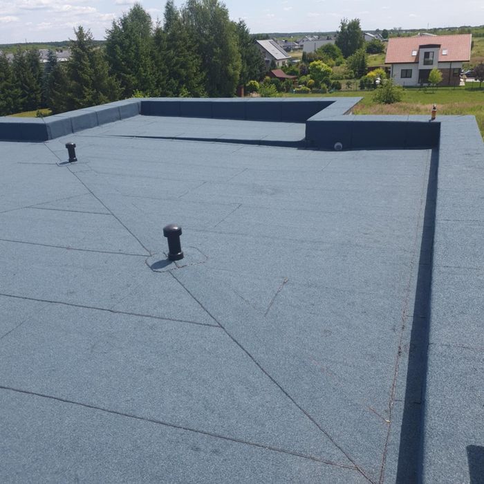 Dachy płaskie, tarasy hydroizolacje papą termozgrzewalną, membraną PVC