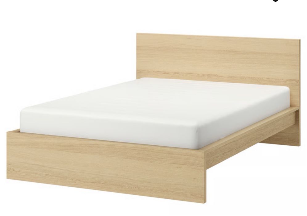 Cama de casal Ikea