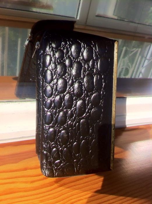 Маникюрный набор в кожанном футляре. Ножницы. Пилочка.